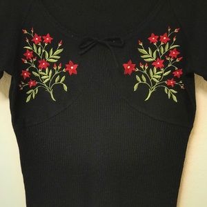 ❤️vintage embroidered sweater crop❤️